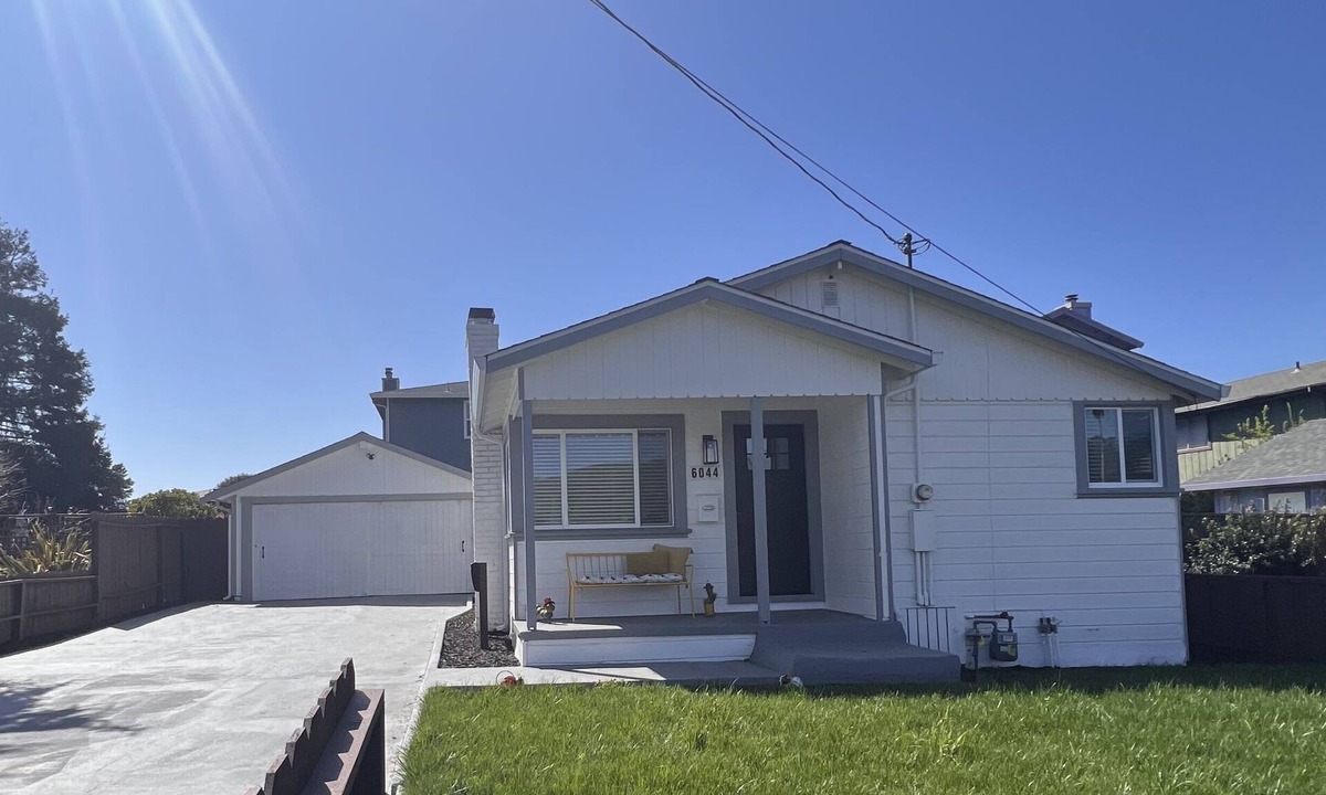 East Richmond Heights House | Richmond Heights California