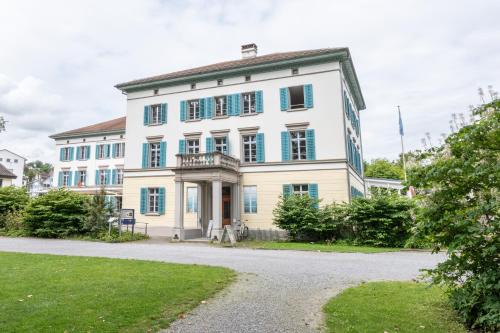 Horgen District Hostel | Richterswil Youth Hostel