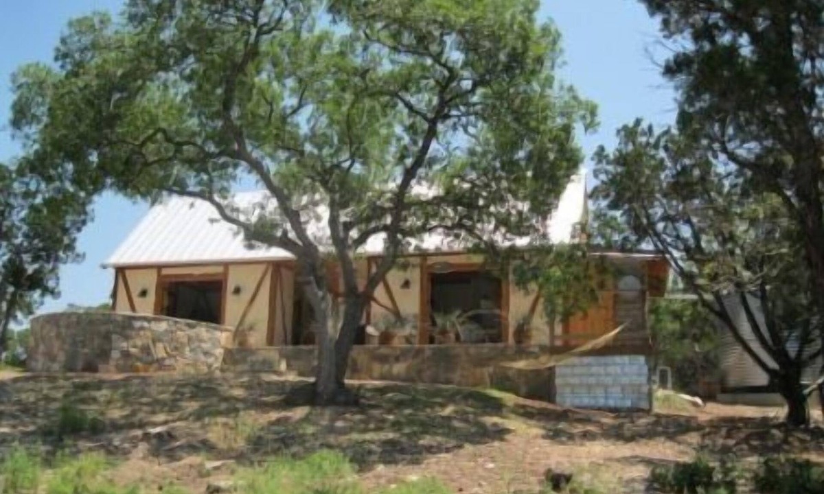 Comfort Cabin | Rick’s Comfort Cabin where the stars are big and bright in Texas.
