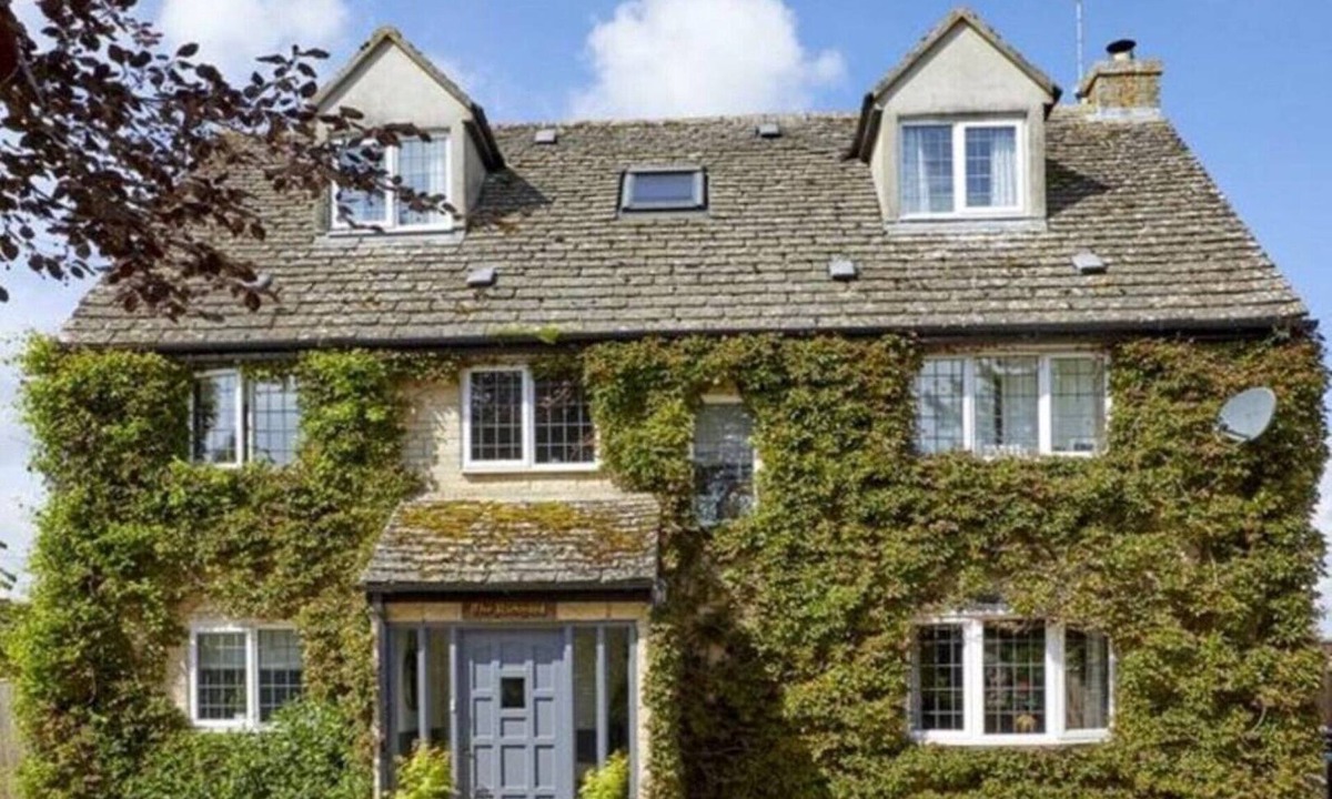 Witney House | Rickyard in The Cotswolds