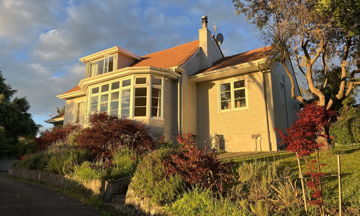 Havelock North House | Ridgetop Retreat