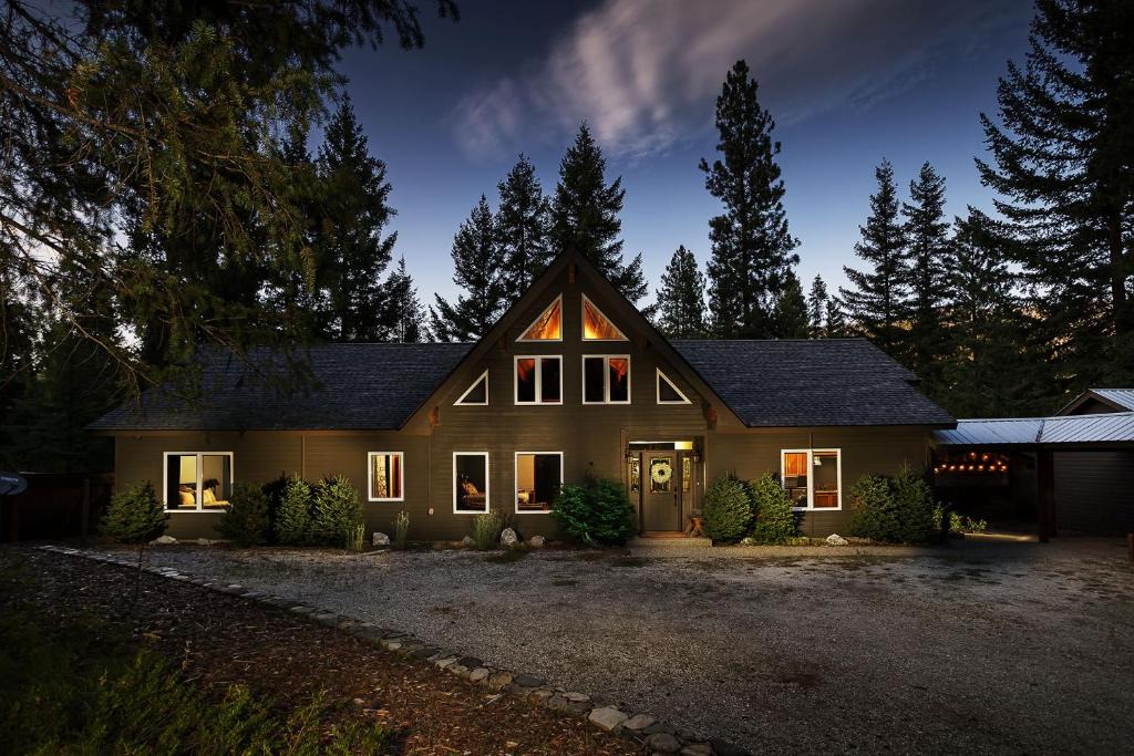 Ardenvoir House | Riffle River Lodge