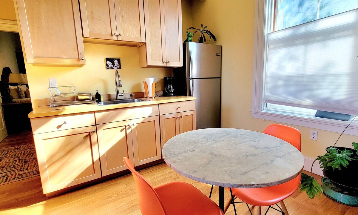 Federal Hill Apartment | Right on Broadway - Spacious West Side Apartment