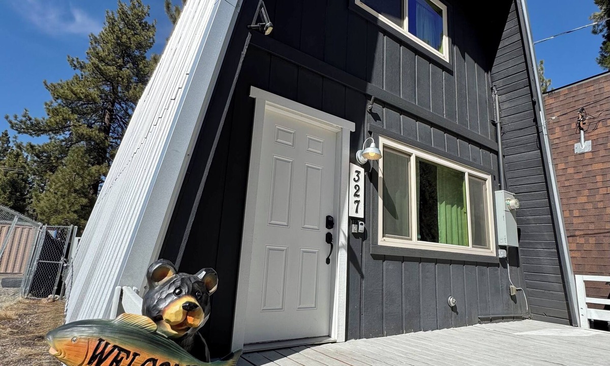 Big Bear City Cabin | Rileys Family and Pet Friendly Big Bear