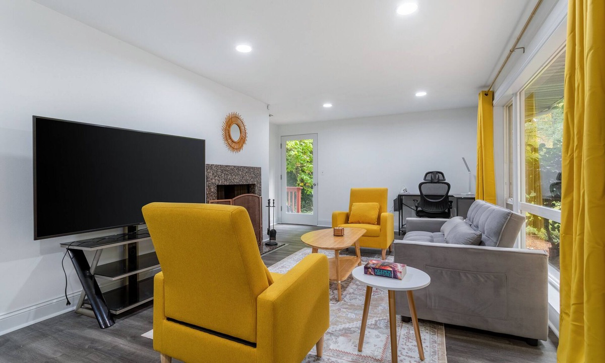 Sammamish House | Rina's yellow house