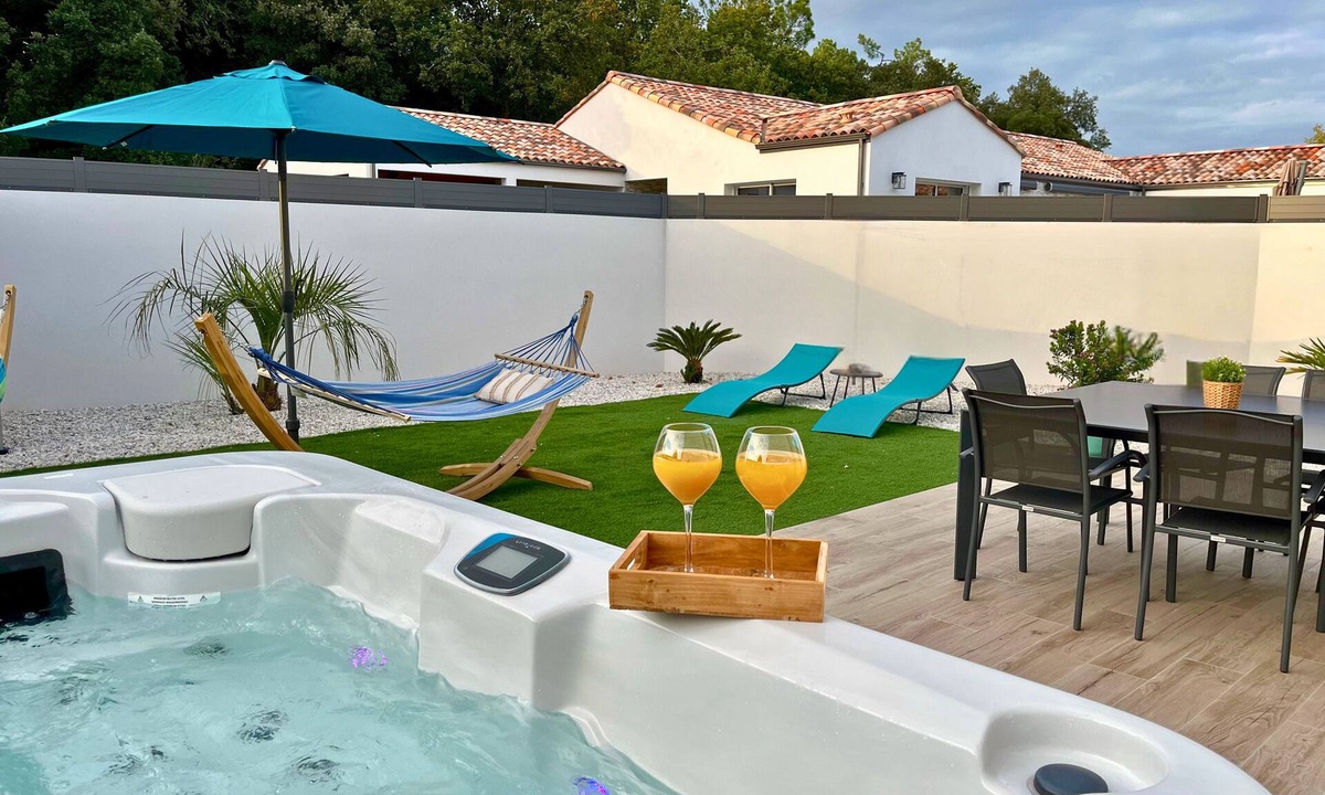 Saint-Hilaire-de-Riez House | Rincon del Mar - House with spa and hammocks, just 8 minutes from the sea