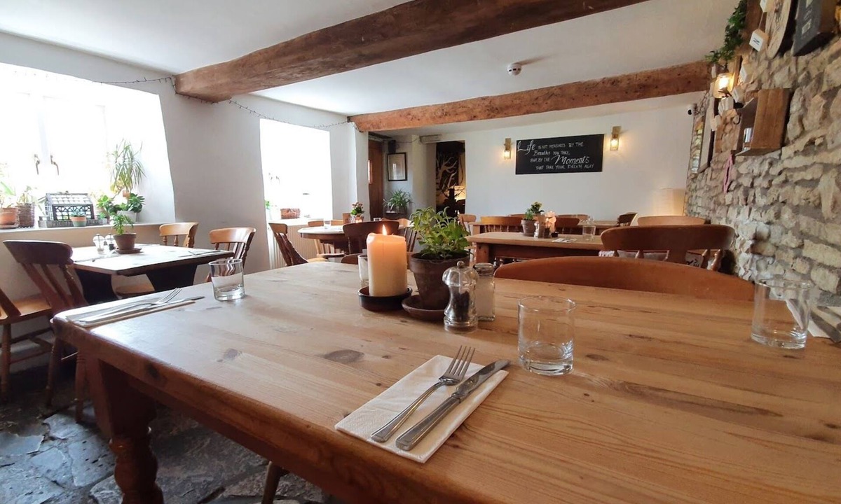 Hinton Blewett Hotel | Ring O Bells Hinton Blewett