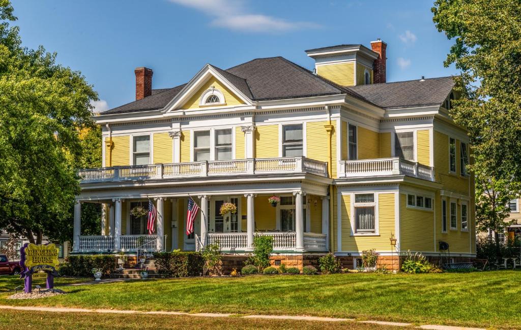 Baraboo Bed & Breakfast | Ringling House Bed & Breakfast