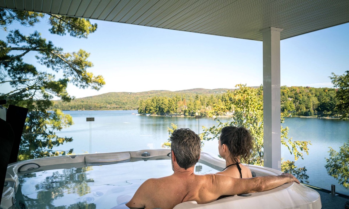 Ayers Cliff Hotel | Ripplecove Hotel & Spa