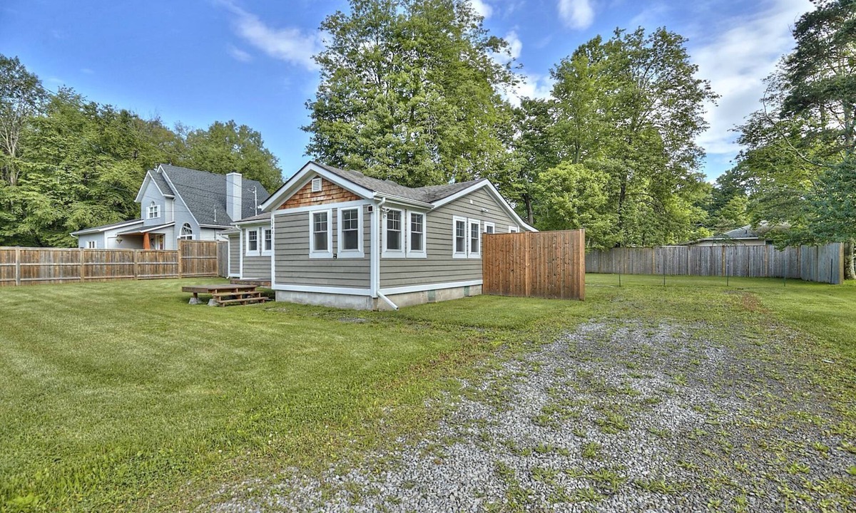 Ridgeway Cottage | Rise N Shine – A lovingly put-together home just waiting for you