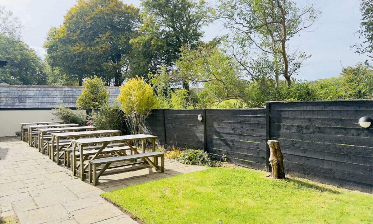 Fivelanes Apartment | Rising Sun Inn - Rough Tor