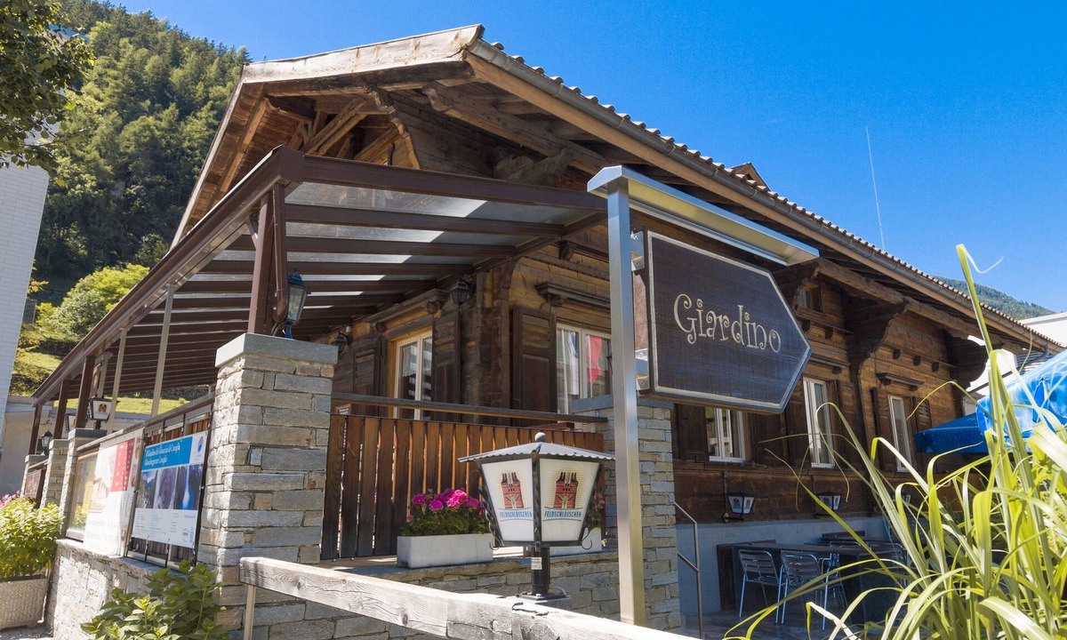 Poschiavo House | Ristorante Pensione Chalet Stazione