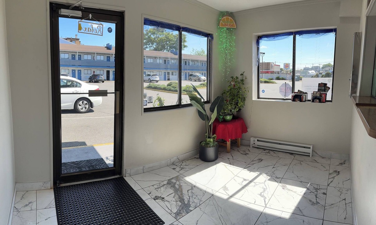 Elizabeth Hotel | Ritz Motel