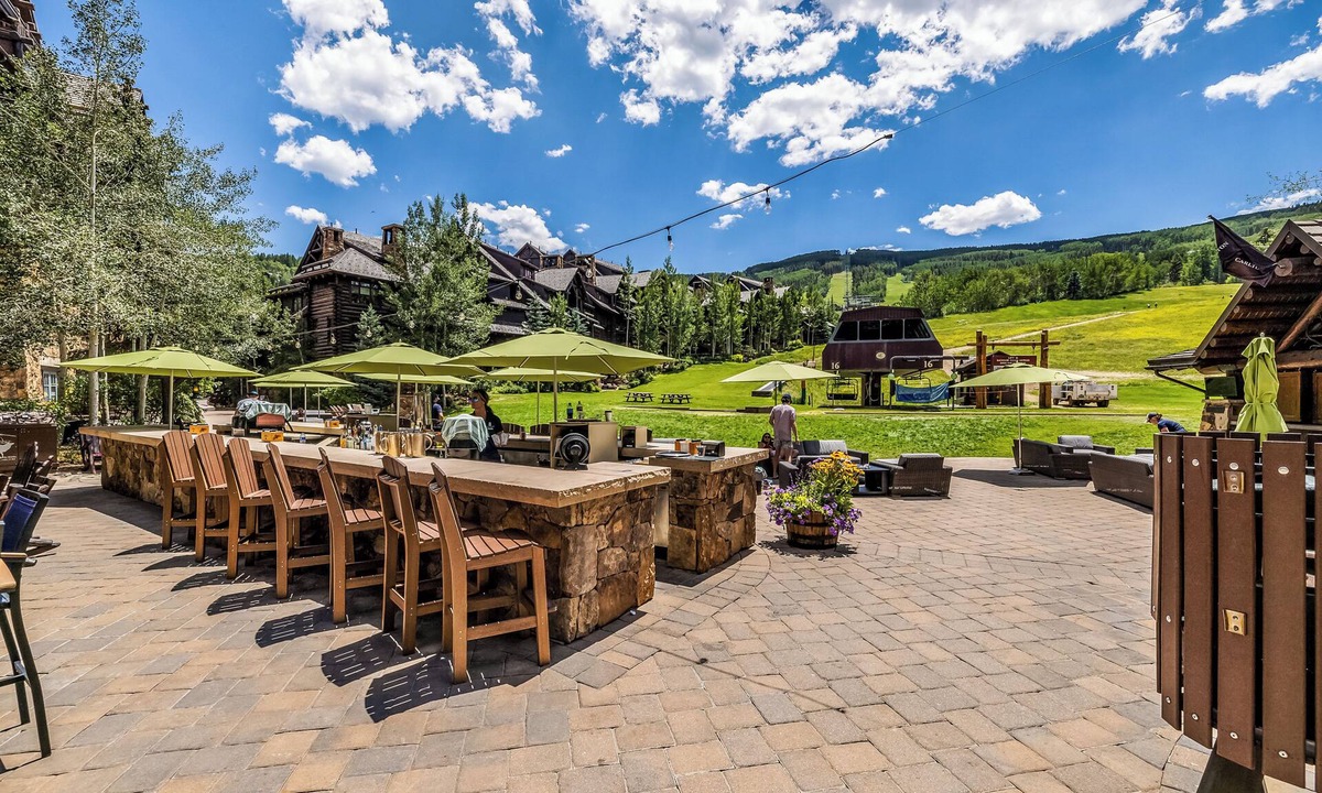 Avon Apartment | ! RITZ SUMMER FUN IN ULTRA-LUXE KING STUDIO W/KITCHEN & SOFABED POOL,HIKE, LOVE!