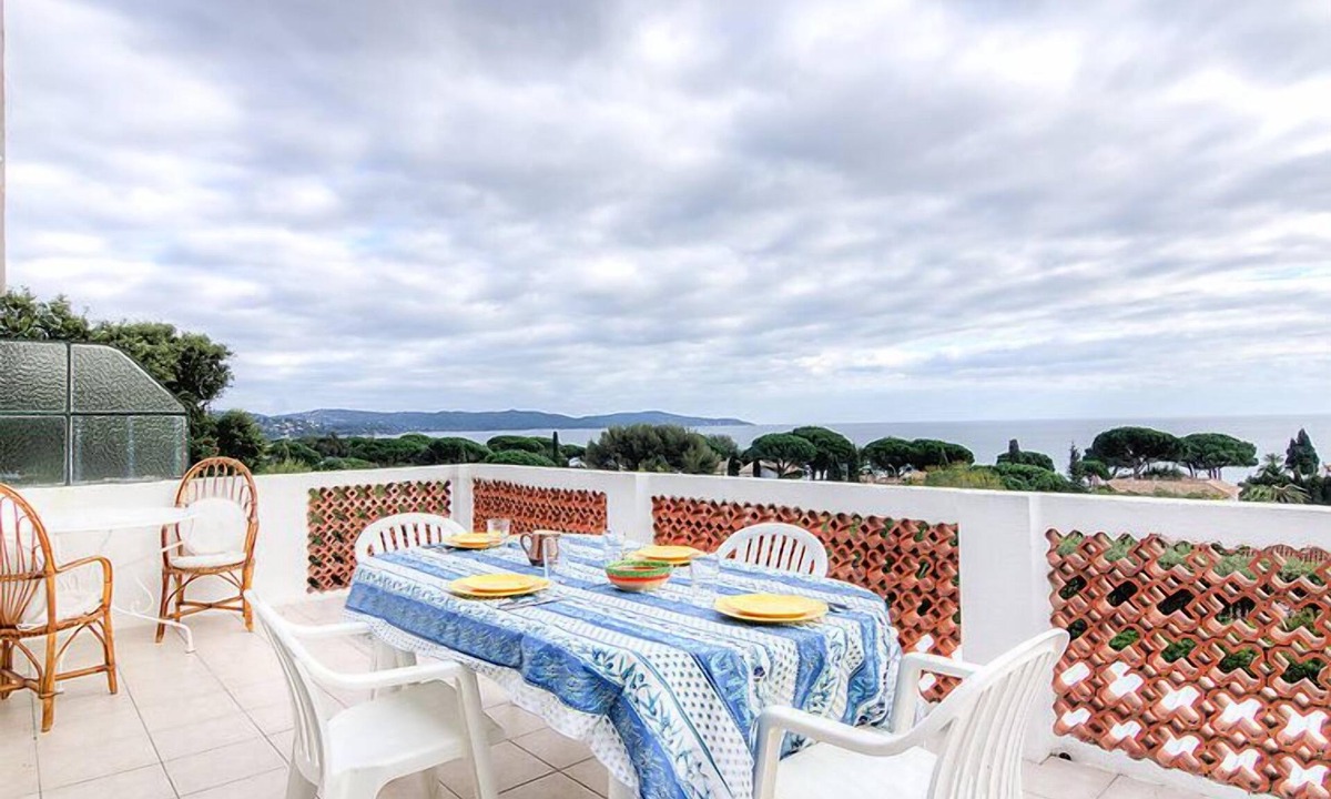 Cavaliere Apartment | Riva Bella by Interhome