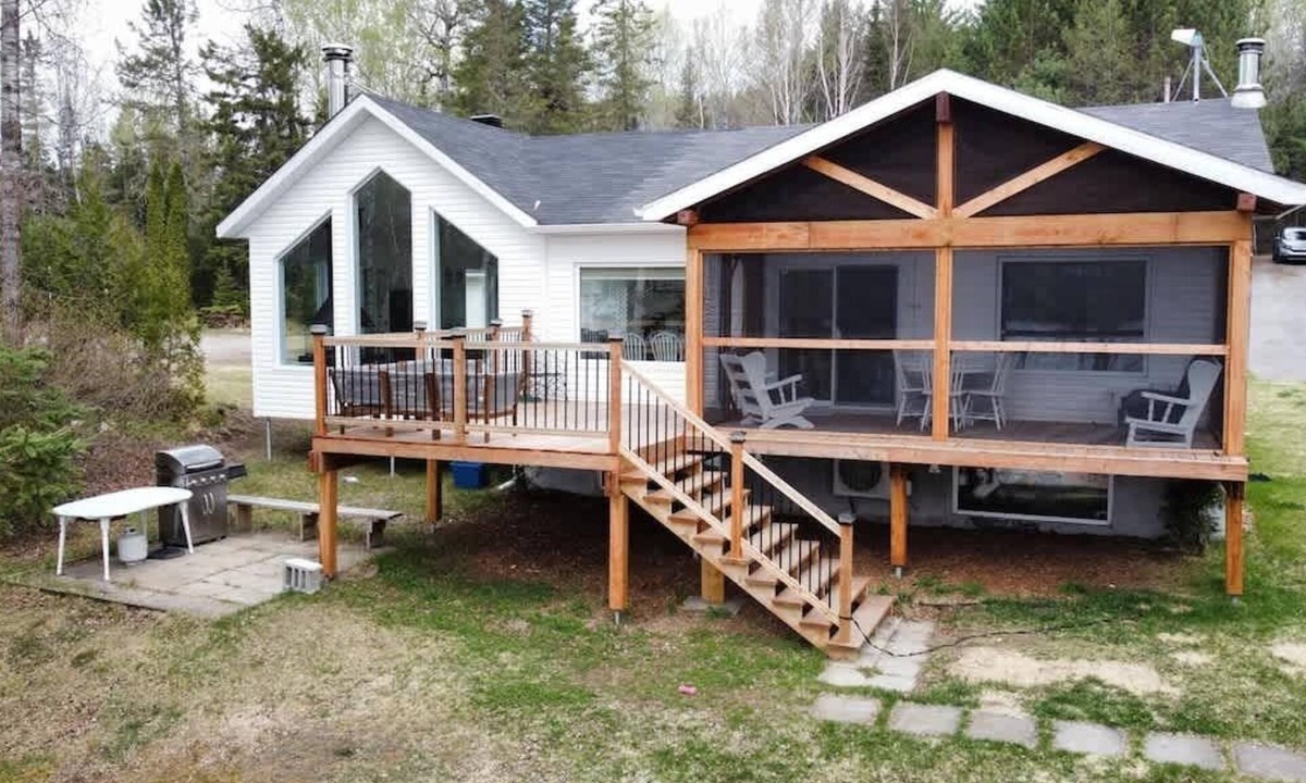 Saint-David-de-Falardeau House | Rivage | Tavata Chalets | tout de blanc