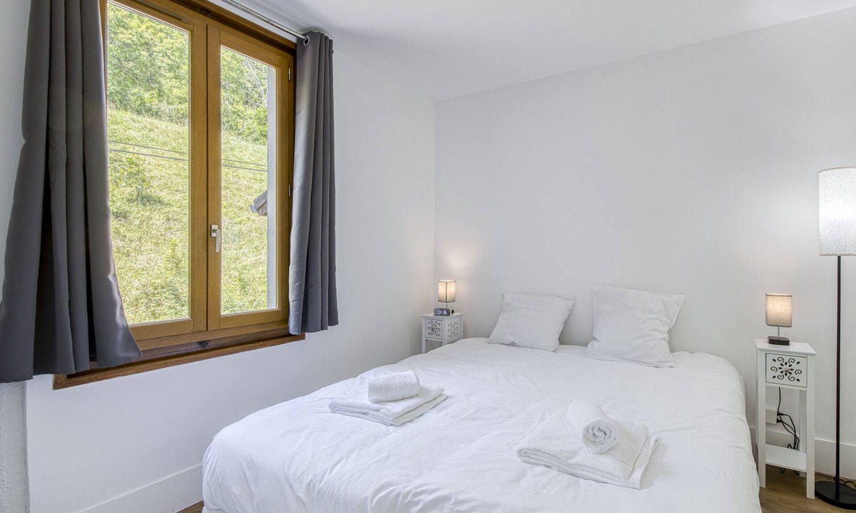 Bredannaz Apartment | Rive Bleu: Charming T2 with Shared Beach