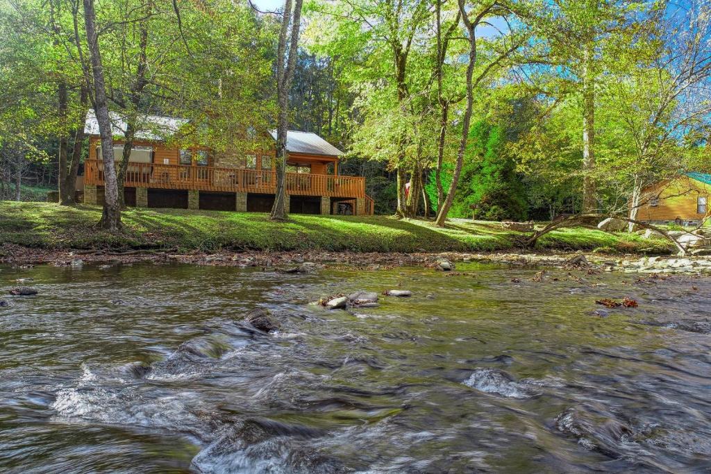 Cosby House | Rivendell Creekside Cabin