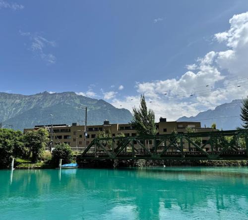 Interlaken Apartment | River 1 - Retreat with Iconic Jungfraujoch View