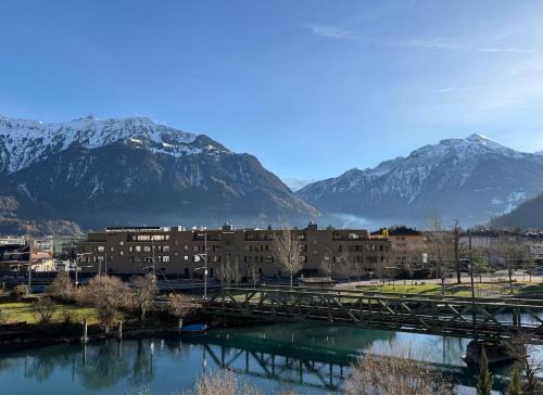 Interlaken Apartment | River-2 with Iconic Jungfraujoch View