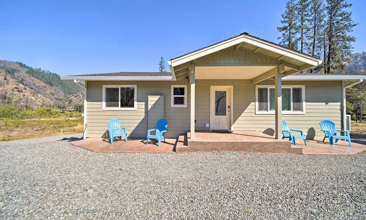 Junction City House | River Acres Retreat w/Grill & River Access!