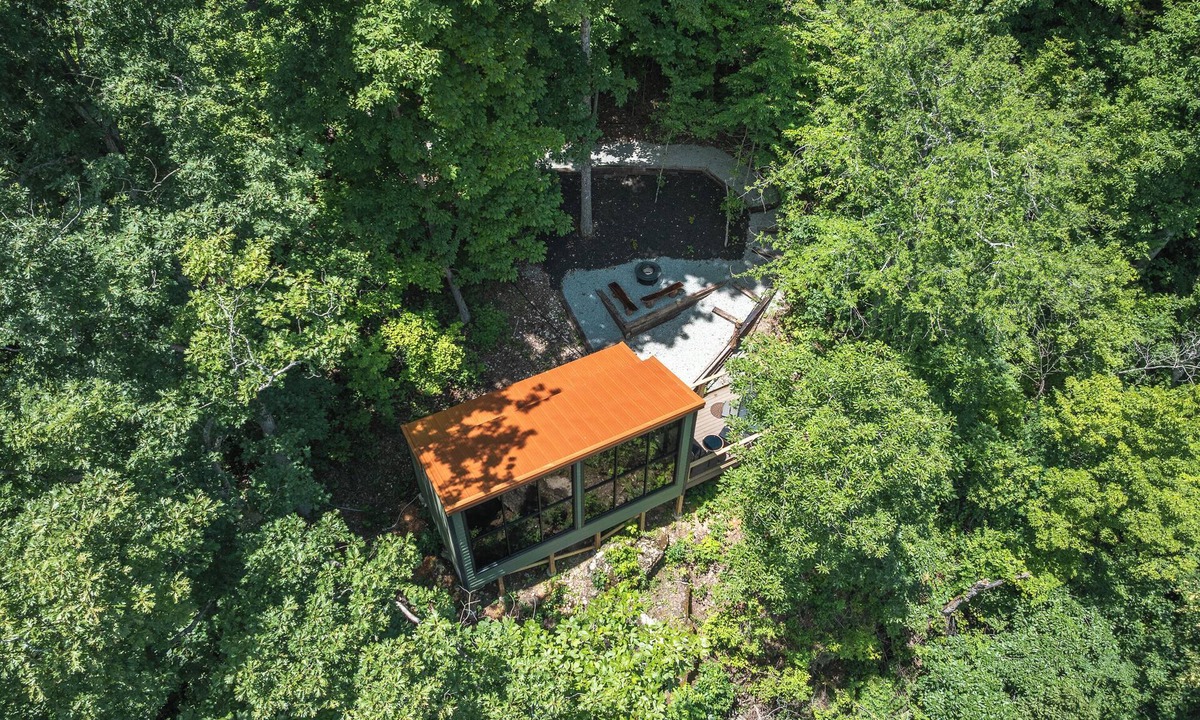 Lodi Cabin | RIVER and SKY Cabin; Hot Tub