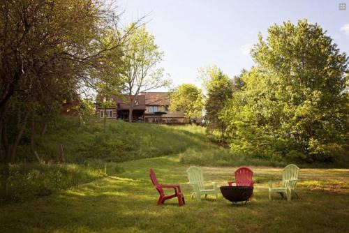 Quicksburg Bed & Breakfast | River Bluff Farm Bed and Breakfast