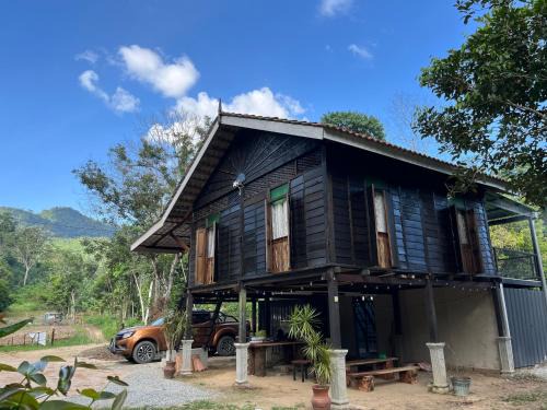Kupang Ski Chalet | River Chalet Kemangi Valley Baling