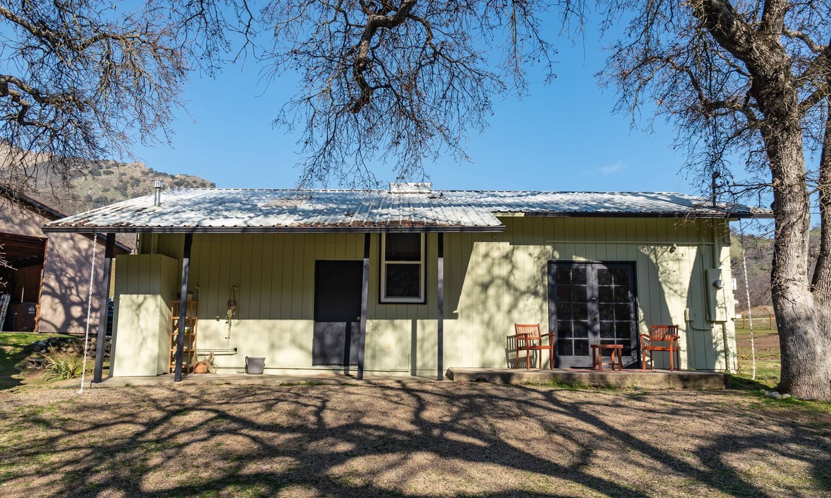 Kaweah Cottage | River cottage & ranch