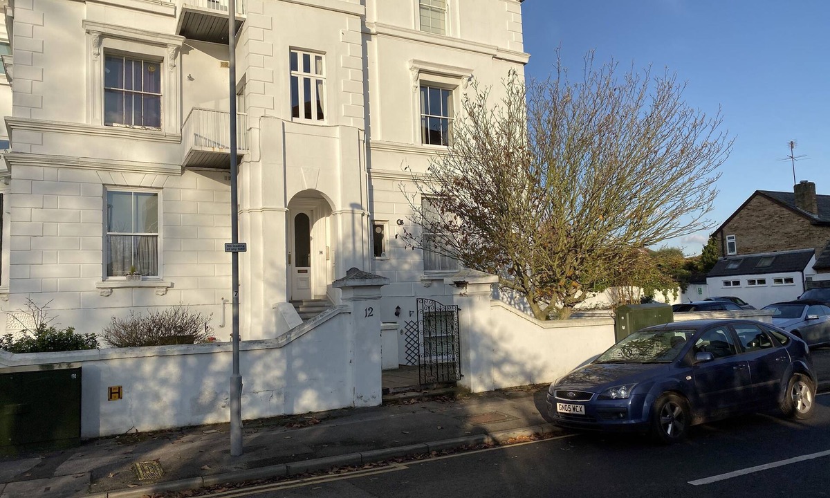 Grove Apartment | River Den Studio Apartment