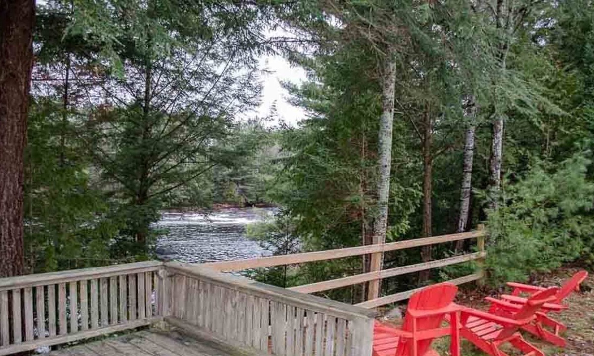Irondale Cottage | River Edge - Three Bedroom Cottage, Sleeps 11