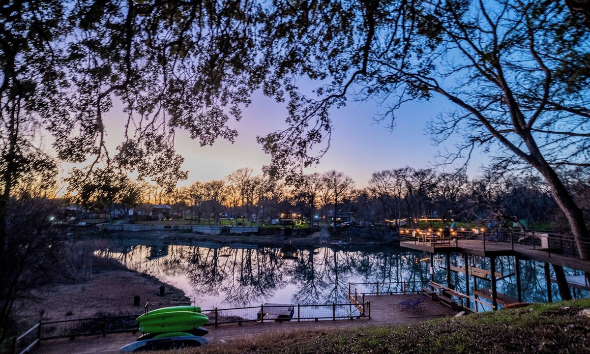 Seguin Cabin | River Escape/Fishing Dock/Kayak/FastWiFi