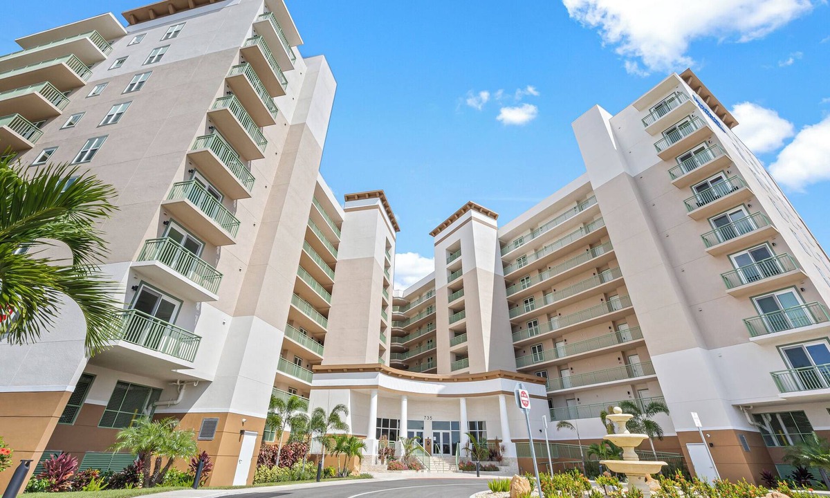 Merritt Island Apartment | River Fly-in