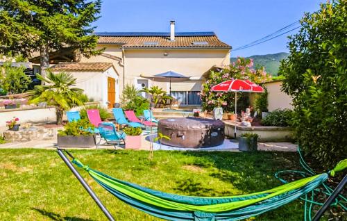 Saint-Fortunat-sur-Eyrieux House | River House