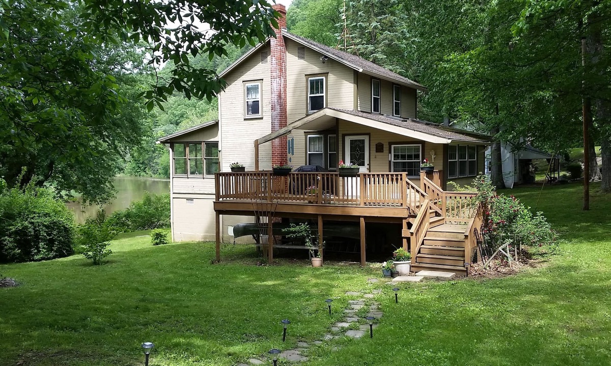Hopewell Cabin | River-Front Cottage On The Juniata River
