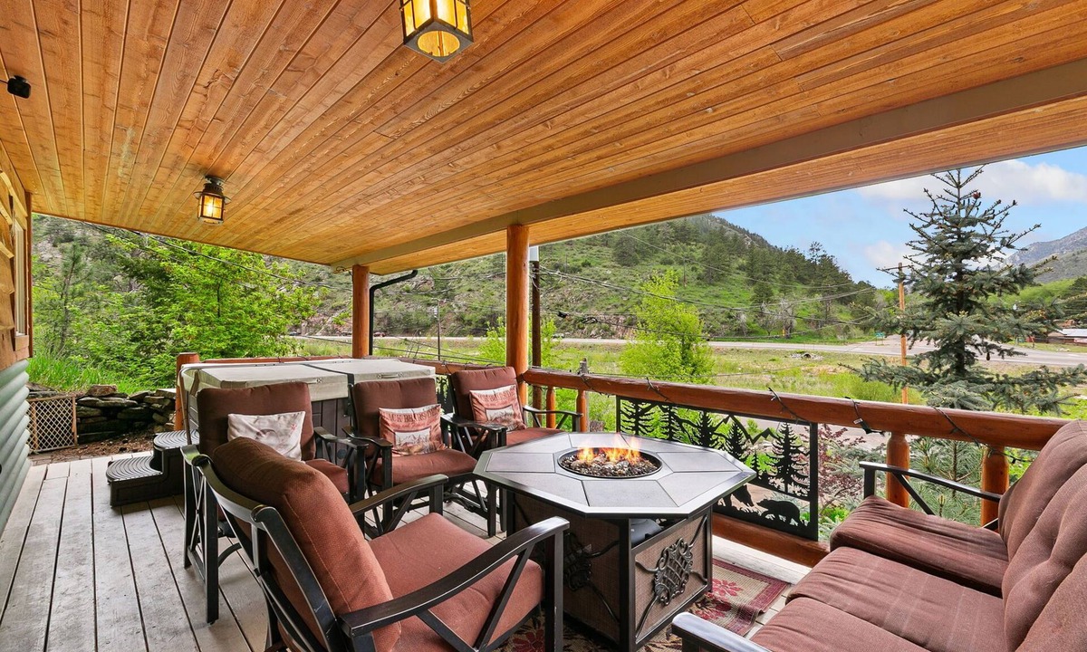 Drake Cabin | River Front Hot Tub Fire Pit Gorgeous View & RMNP