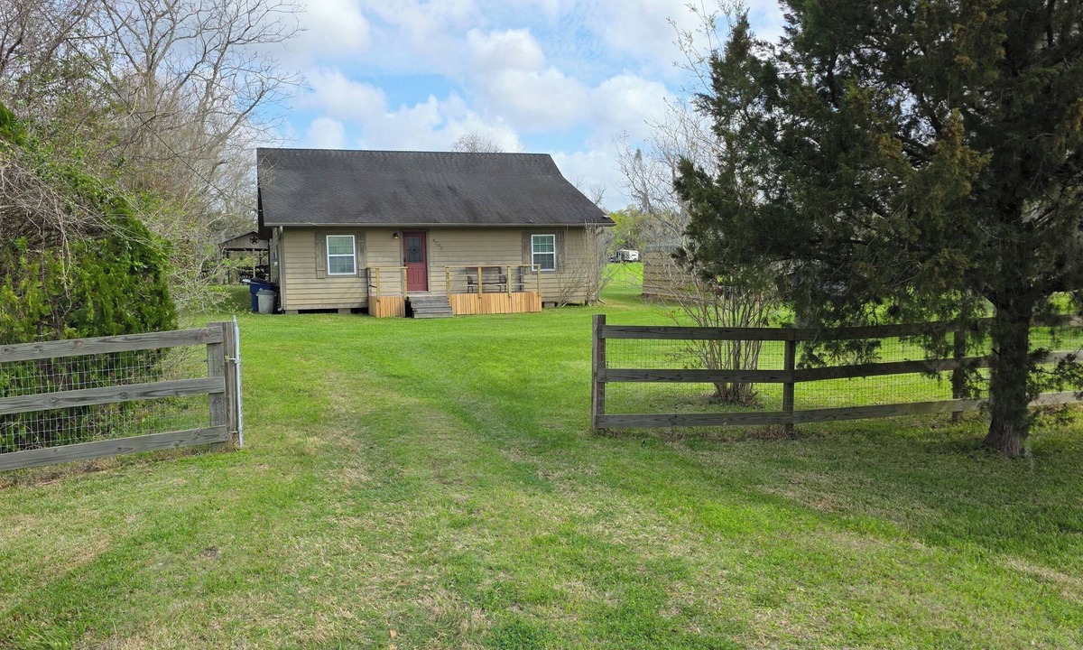 Wild Peach Village House | River Front Property on the San Bernard River in Sweeny TX.