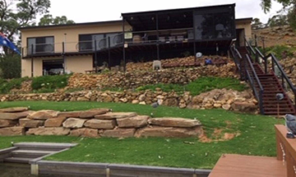 Younghusband House | River Frontage Property - Unique Views