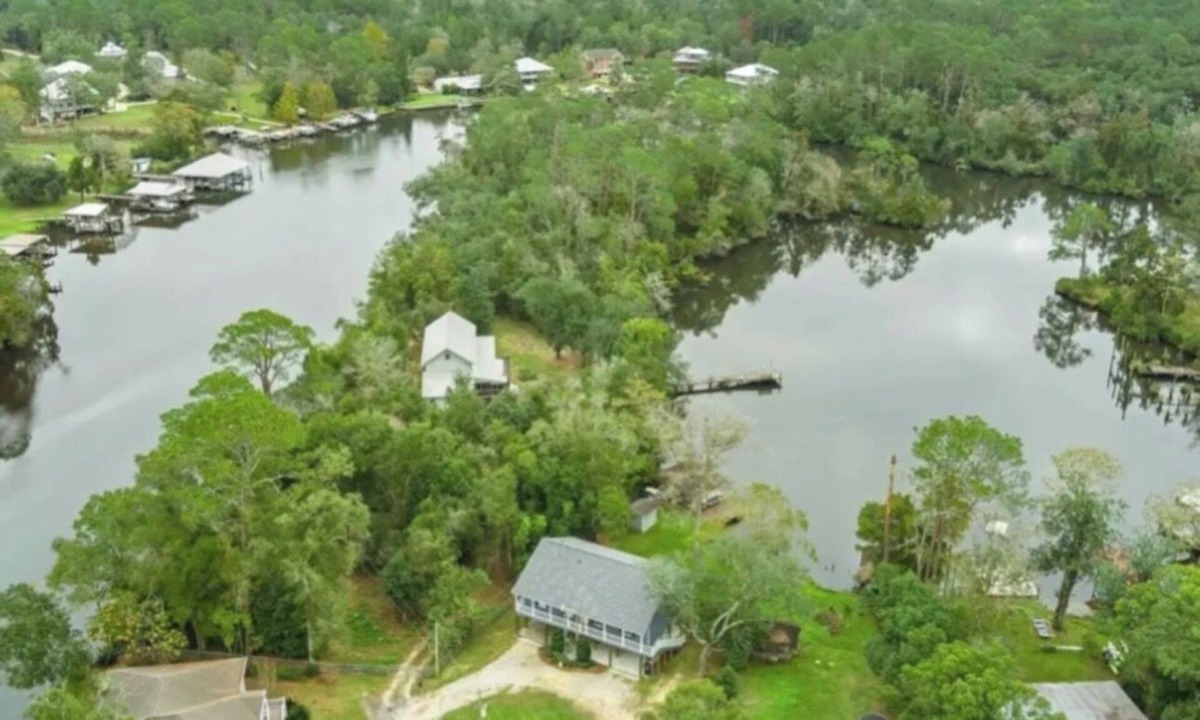 Fairhope Cottage | River Getaway in Fairhope