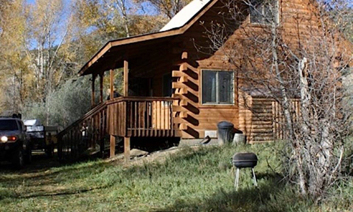 Pagosa Springs Cabin | River home: log cabin on San Juan River MONTH-to-MONTH only=31 day minimum stay