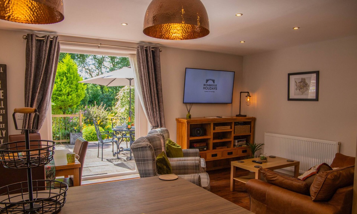 Sutton Hill Apartment | River Mist