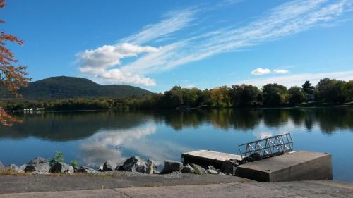 McMasterville Apartment | River & Mountain View 2BR Apartment Private Parking