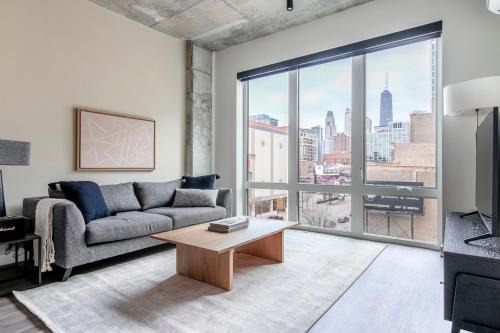Killgubbin Apartment | River North 1br w terrace grills yoga studio CHI-1032