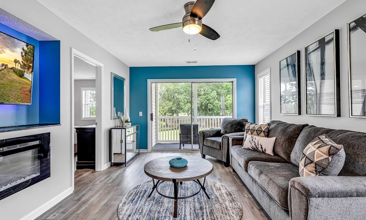 Carolina Forest Apartment | River Oaks Stylish Condo w/Golf Course View, Pool & Tennis