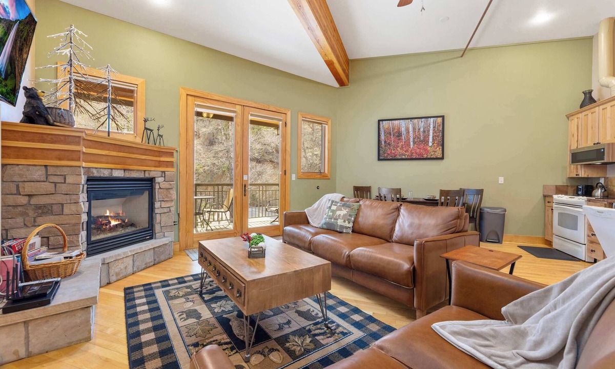 Estes Park Condo | River Overlook Loft: Downtown Condo