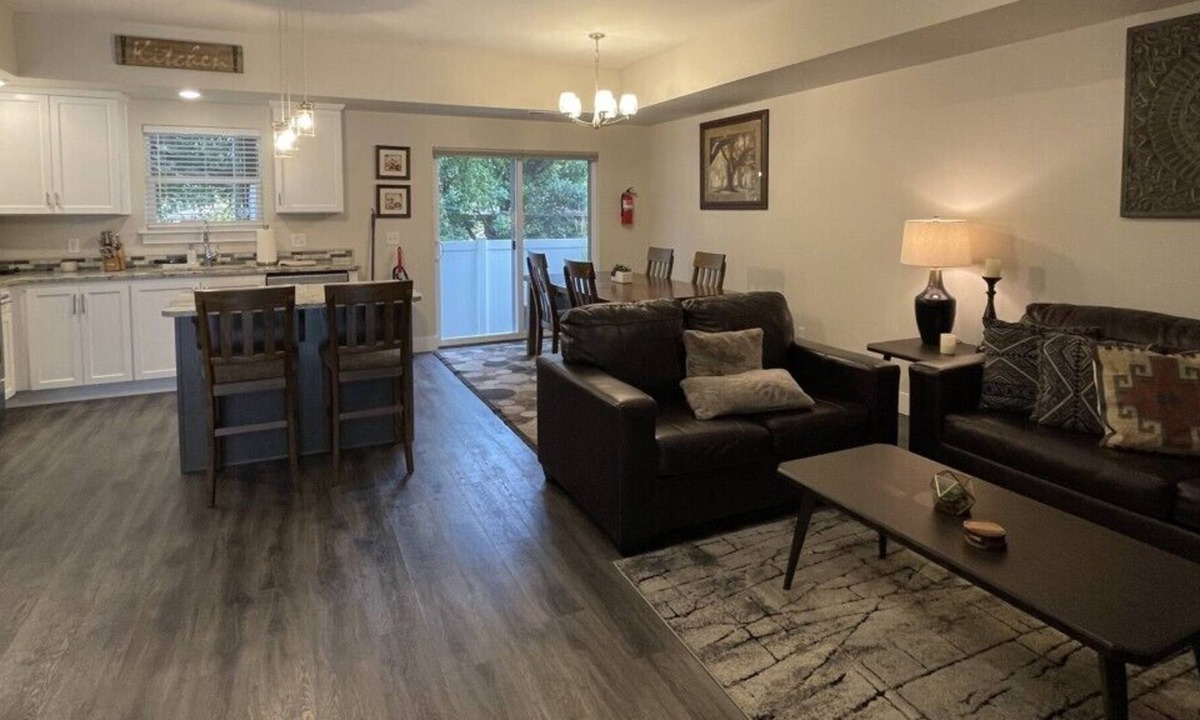 Wenatchee House | River Park Town House, Unit 302