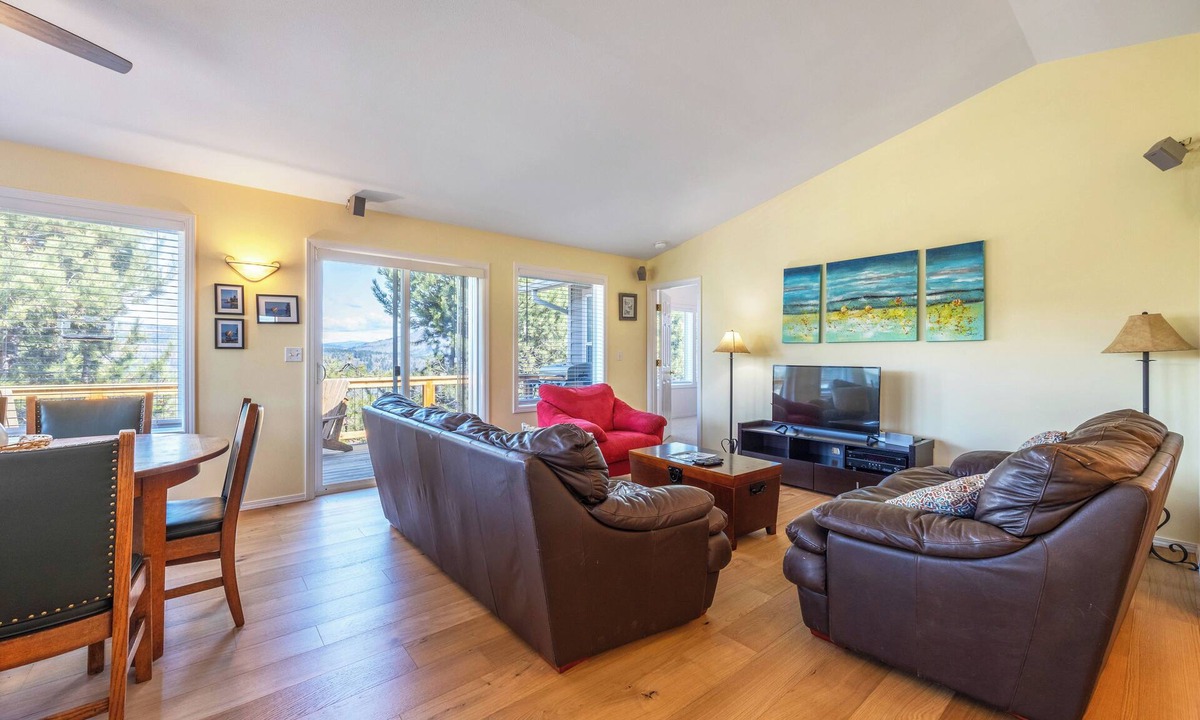 Hood River House | River Ranch - Close to DT Hood River!