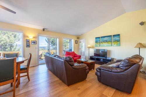 Hood River House | River Ranch home