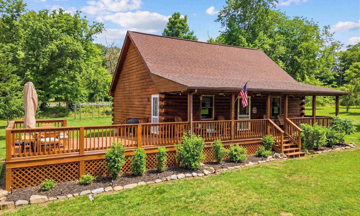 Cabins Cabin | River Retreat w/Loft, Game Fun, Fire Pit & Fun