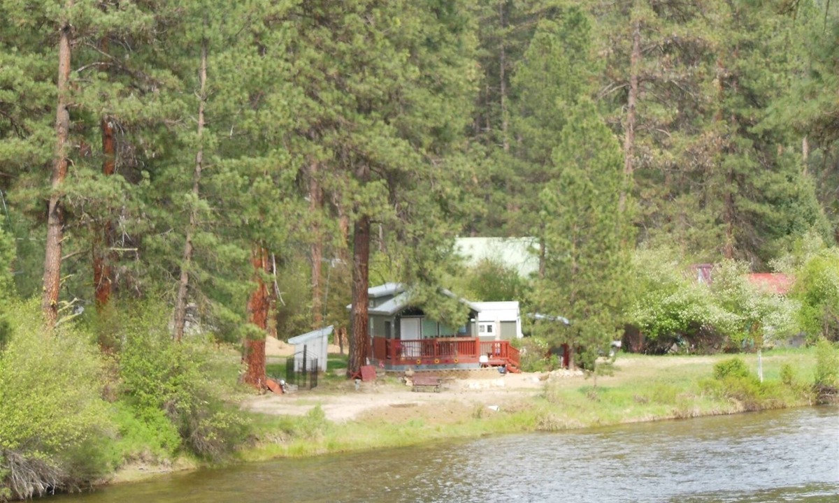 Garden Valley Cabin | River, River, River! Pet Friendly, Sleeps 5